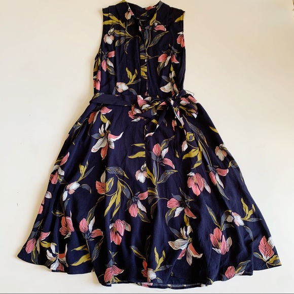 Ann Taylor Dresses & Skirts - Ann Taylor Sleeveless Floral Shirtdress Size 12